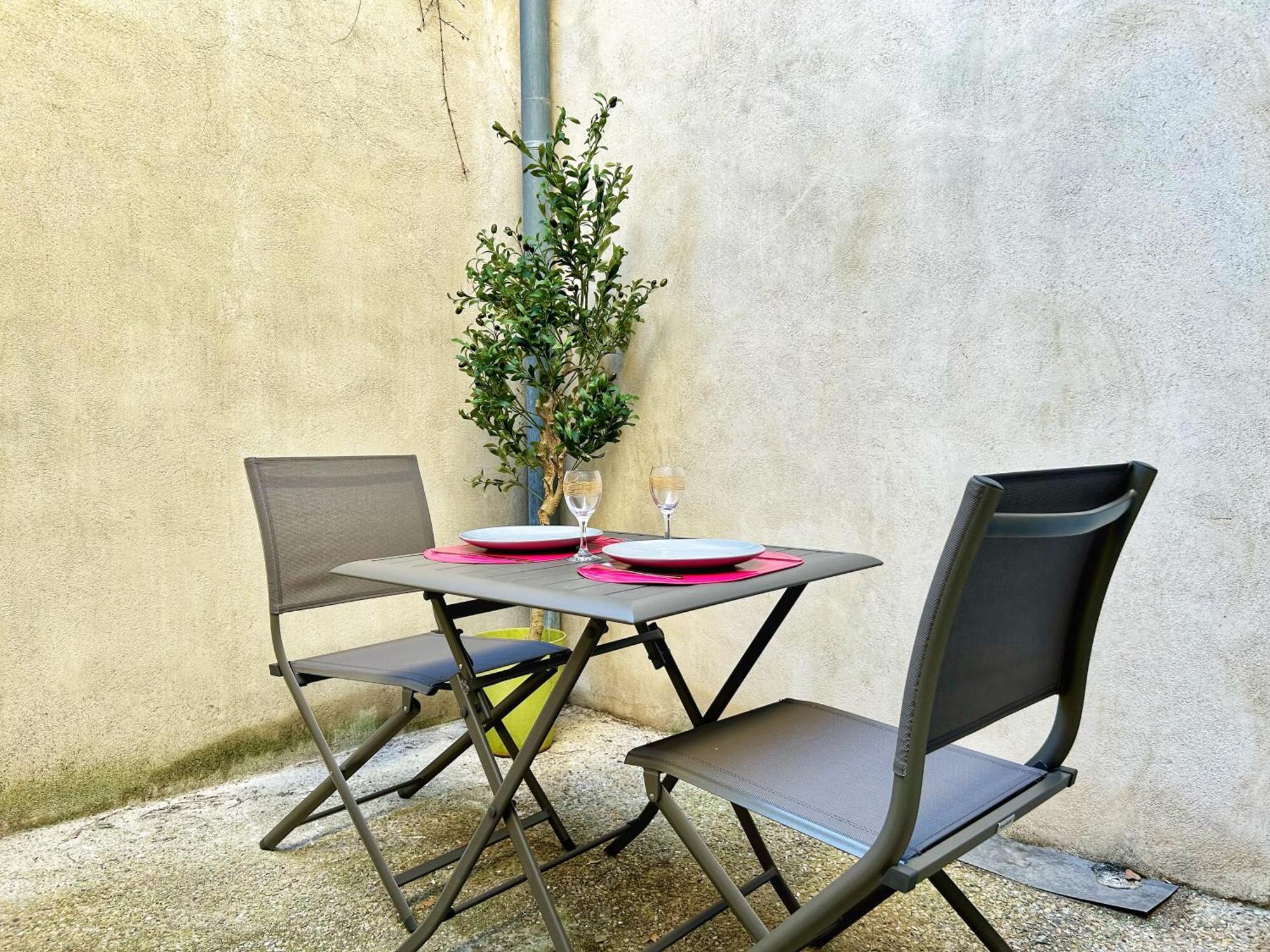 Cosy Ocre Apartment Arles Exterior photo