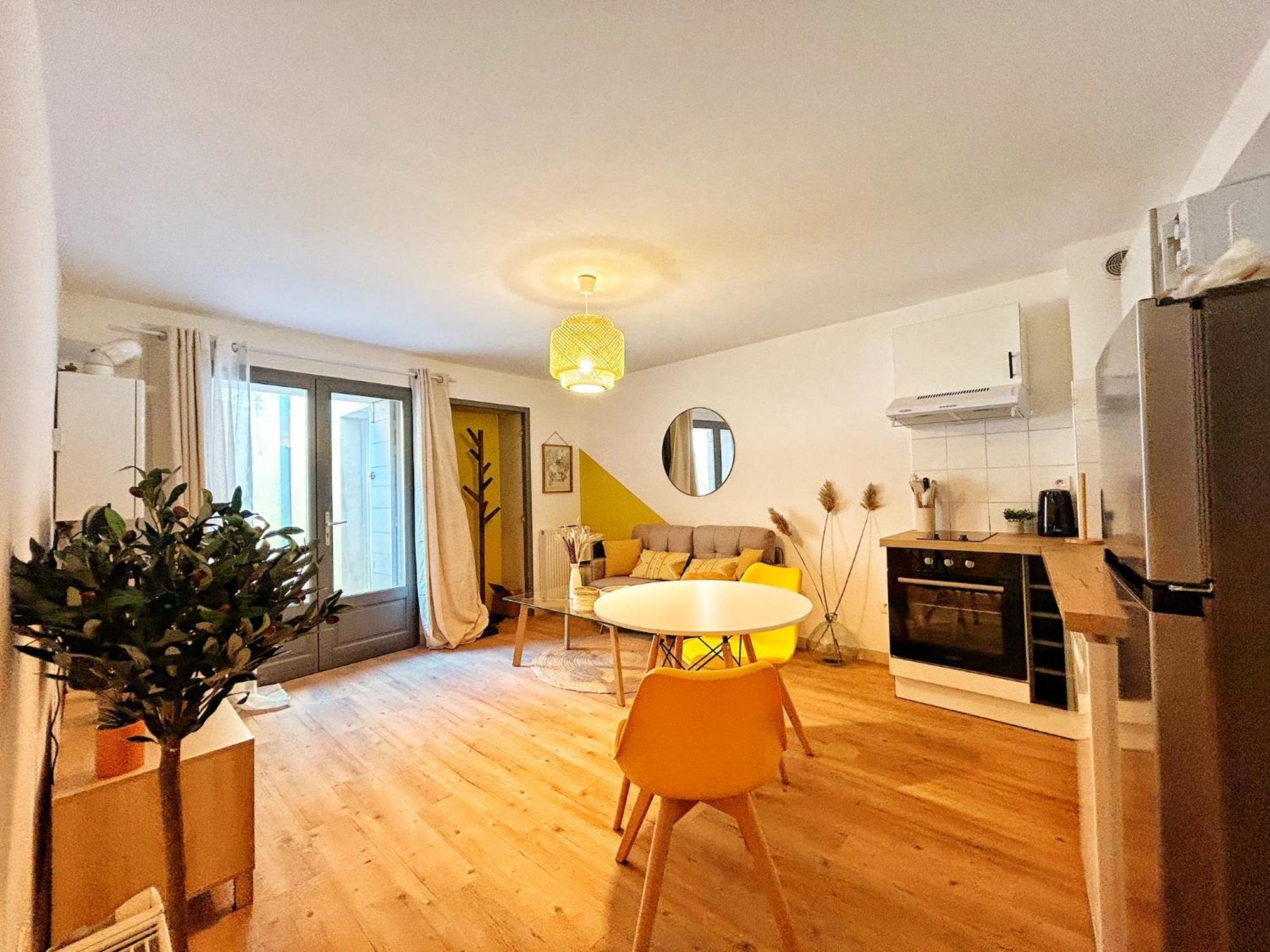 Cosy Ocre Apartment Arles Exterior photo